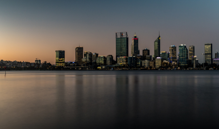 Explore Colourful Perth Autumn Walks Now